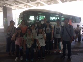 高崎駅での集合写真です。